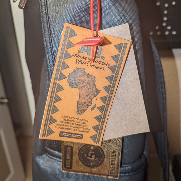 LIMITED EDITION SPRAYGROUND  A.i.3 SHARK BITE BLACK GOLD MONEY BACKPACK (DLXV) - Picture 6 of 7